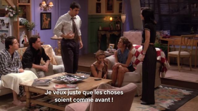 Le pantalon fluide à rayures de Monica Geller (Courteney Cox) dans Friends (S01E03)