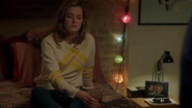 Le sweater chevron de Sutton Brady (Meghann Fahy) dans De celles qui osent (S04E06)