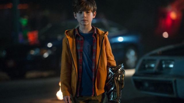 Yellow Zip Up Hoodie worn by Rory McKenna (Jacob Tremblay) in The Predator