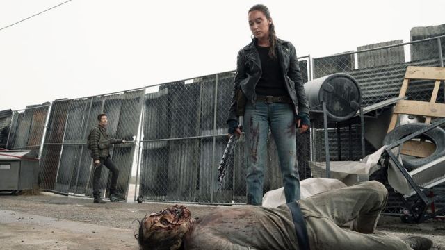 Weapon used by Alicia Clark (Alycia Debnam Carey) as seen  in Fear the walking dead