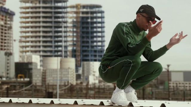 Les sneakers Nike blanches de Mister V dans son clip MIAMI HEAT