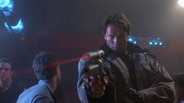 Blouson de combat porté par Terminator (Arnold Schwarzenegger), comme on le voit dans Le Terminateur