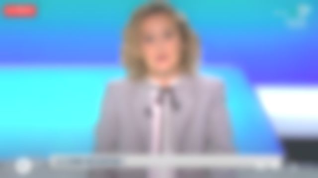 Le blazer Variante ajusté carreaux fantaisie de Caroline Roux dans C dans l'air le 16.06.2020