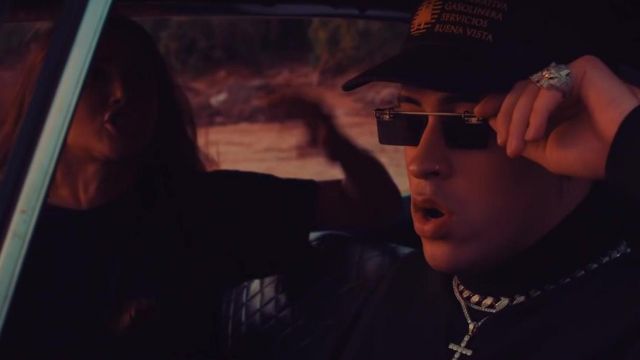 Sunglasses worn by Bad Bunny in Amorfoda music video