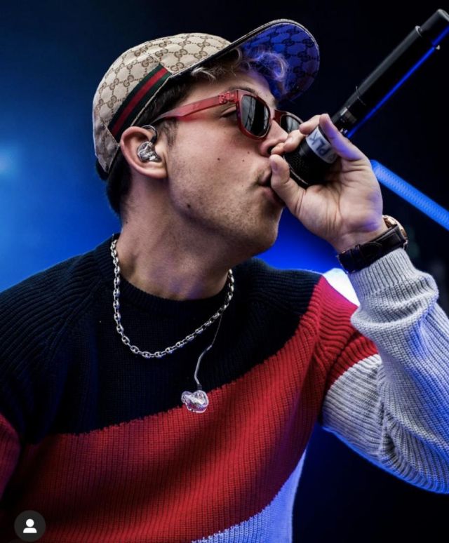 Sunglasses red worn by PLK in concert