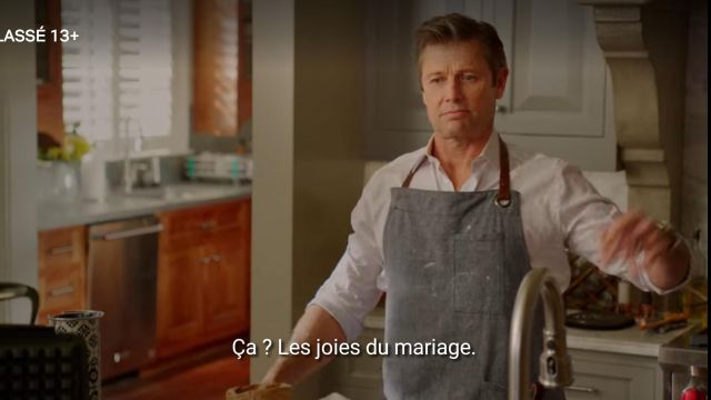 Le tablier gris de Blake Carrington (Grant Show) dans Dynastie (S03E16)