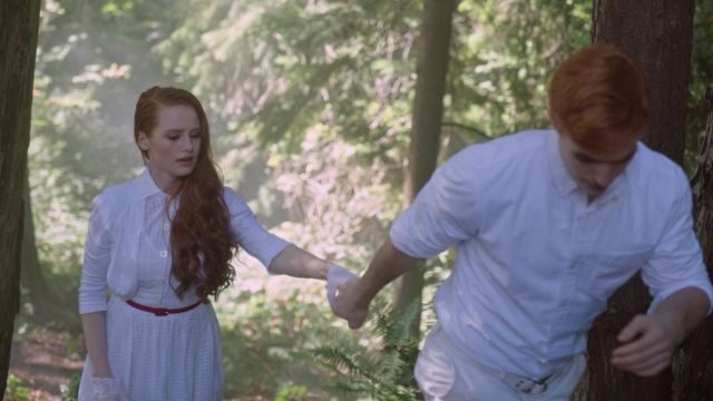 The small white waistcoat worn by Cheryl Blossom (Madelaine Petsch) in Riverdale S01E03