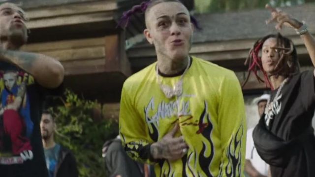 The t-shirt with yellow flames Gnarcotic worn by Lil Skies in the clip Death Note of Gnar ft. Lil Skies & Craig Xen