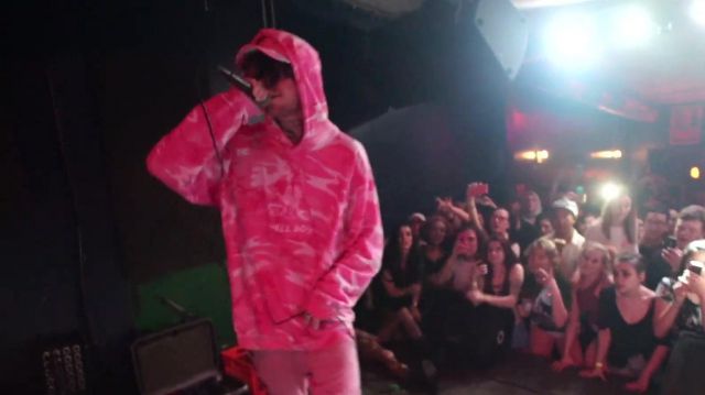 The pink hat worn by Lil Peep in her video clip Lil jeep