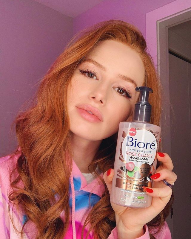 Bioré Rose Quartz Charcoal Daily Purifying Cleanser 6.77 Oz used by Madelaine Petsch as seen on her Instagram account @madelame
