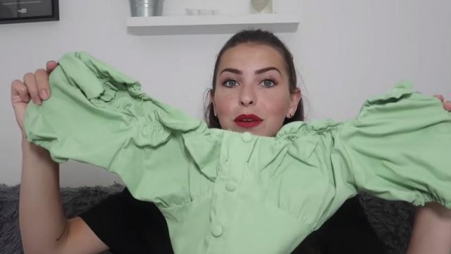 The top green worn by Manon D in the  video TRY ON HAUL