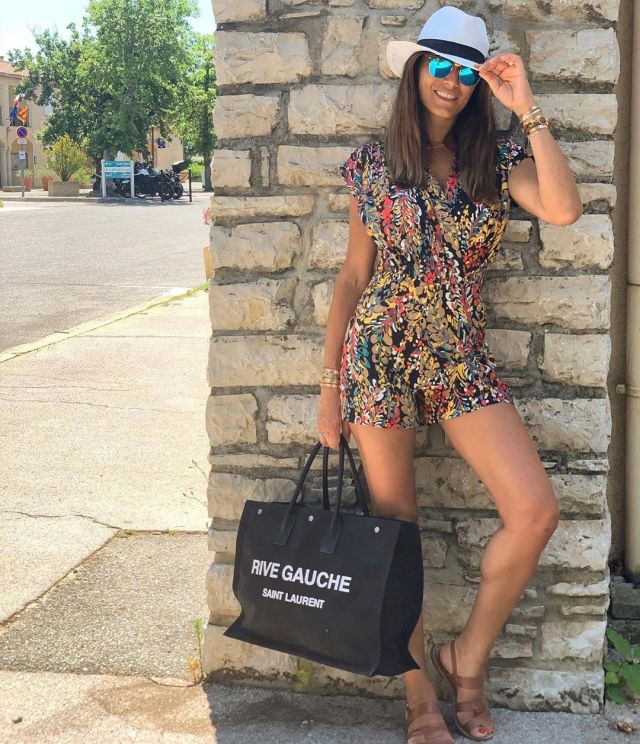 Le tote bag noir Saint Laurent de Karine Ferri sur son compte Instagram @karineferri