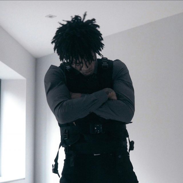 The military jacket worn by Scarlxrd on his account Instagram @scarlxrd
