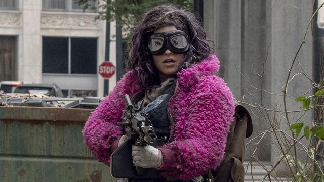 Les lunettes de Princess (Paola Lázaro) dans The Walking Dead (S10E15)