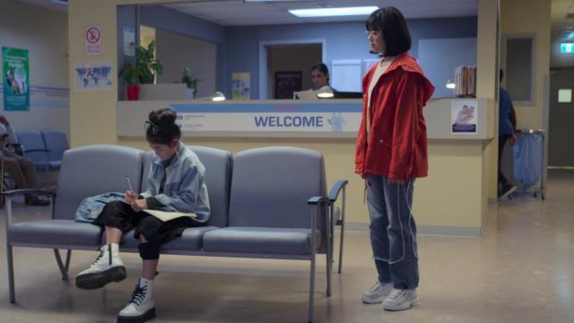 Fila Perturbateur II Sneakers porté par Janine Kishi (Aya Furukawa) dans Les Baby-Sitters Club (S01E06)
