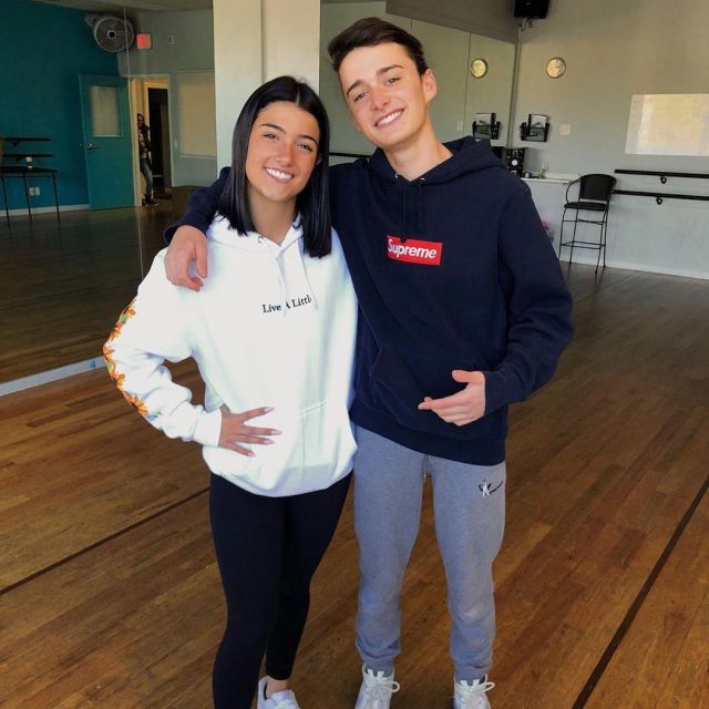 Moncler Grey sweatpants worn by Noah Schnapp on his Instagram account @noahschnapp