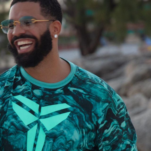 Nike Tie and Dye Kobe Bryant Logo t-shirt worn by Drake on his Instagram account @champagnepapi