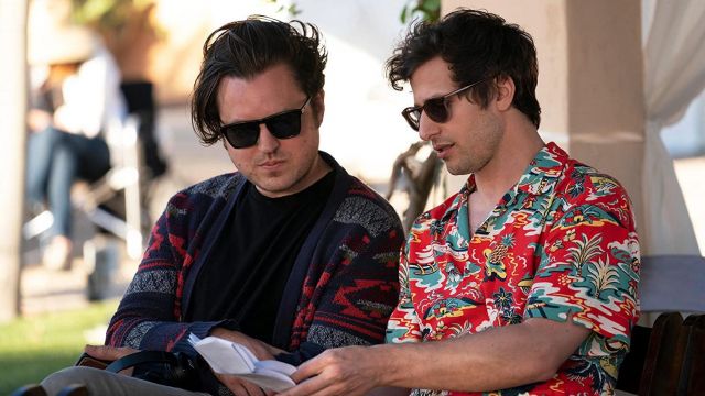 Black sunglasses worn by Nyles (Andy Samberg) in Palm Springs