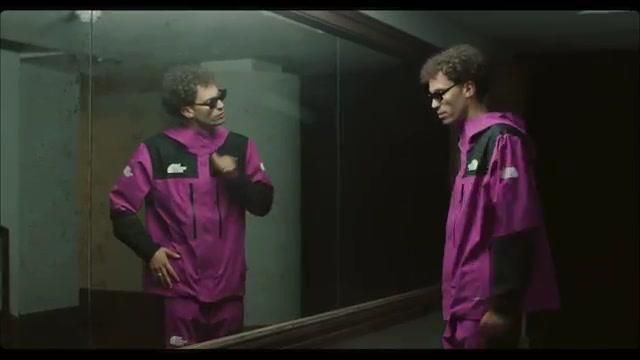 La veste violette The North Face de JeanJass dans le clip Flash de Caballero & JeanJass feat. Alkpote