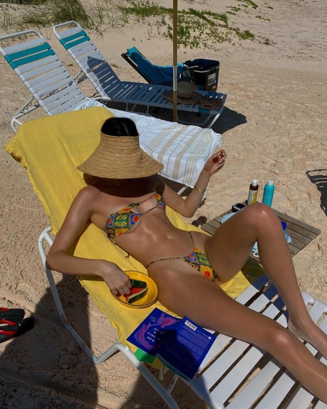 Sommer Nager Naomi Baroque Bas de Bikini porté par Kendall Jenner sur son Instagram account @kendalljenner
