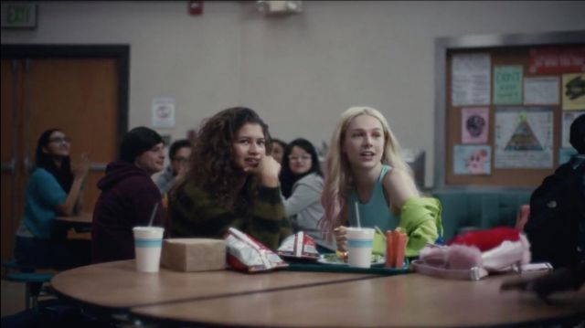 Brun et vert rayé cardigan porté par la Rue Bennett (Zendaya) dans l'Euphorie (S01E02)