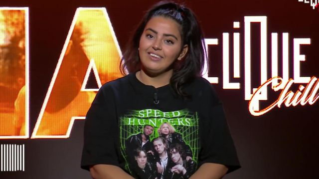 The t-shirt Speed-Hunters worn by Marwa Loud in the video Marwa Loud : rants and heart - Clicks & Chill