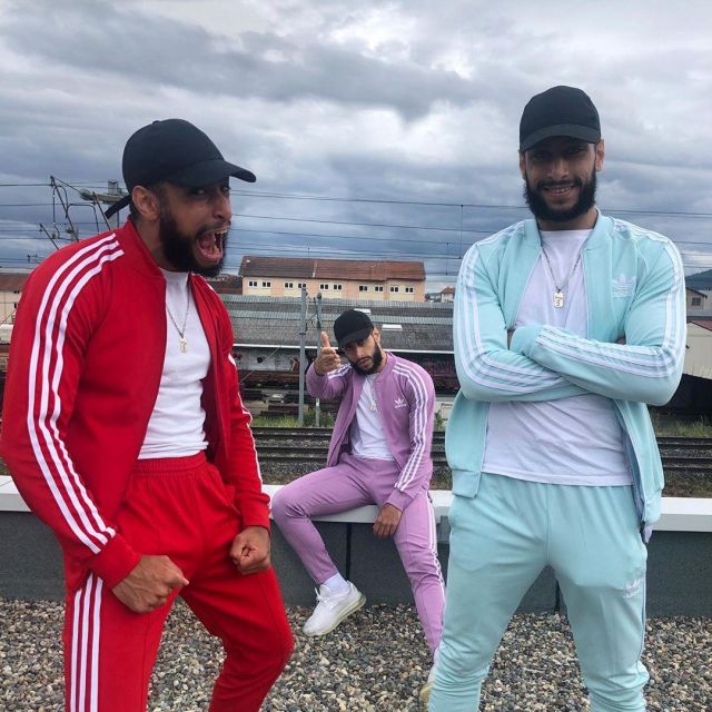 The set of tracksuit purple Adidas Younes on his account Instagram @thedvrko