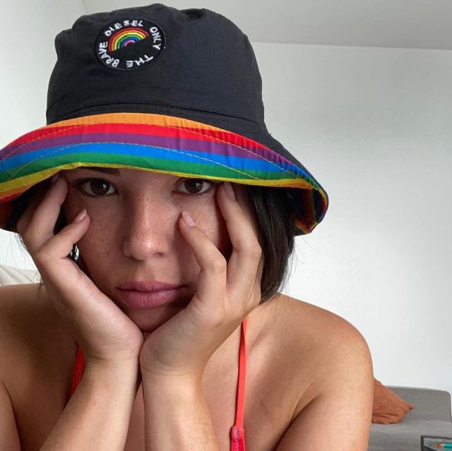 The bob Diesel Pride rainbow-Black worn by Agathe Auproux on his account Instagram @agatheauproux