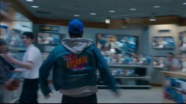 The jean jacket with hood 'Atlanta' Baby (Ansel Elgort) in " Baby Driver