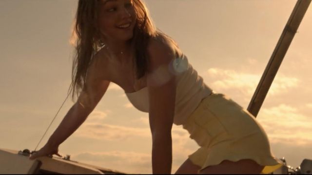 Yellow Shorts Worn By Sarah Cameron Madelyn Cline In Outer Banks S01e02 Spotern