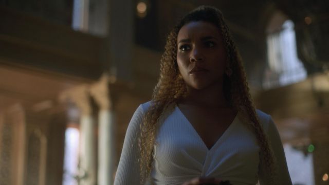 White wrap shirt worn by Allison (Emmy Raver-Lampman) in The Umbrella Academy S01E06