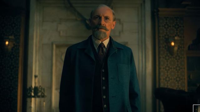 Navy blue jacket worn by Sir Reginald Hargreeves (Colm Feore) in The Umbrella Academy (S02E10)