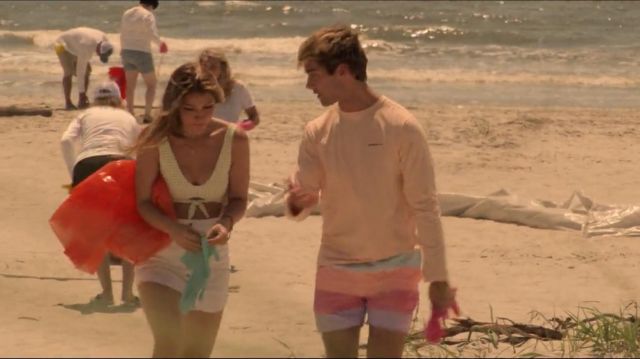 Vert haut de bikini porté par Sarah Cameron (Madelyn Cline) dans les Outer Banks (S01E03)