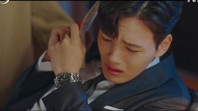 The Tag Heuer Link watch worn by Goo Chan Seong (Yeo Jin-goo) in Hotel Del Luna (S01E02)