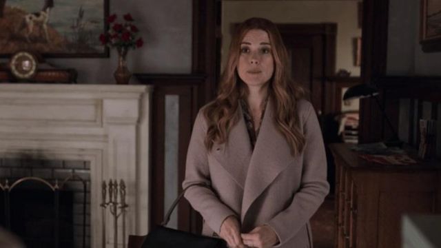 Manteau porté par Melinda Monroe (Alexandra Breckenridge) dans la Virgin River (S01E09)