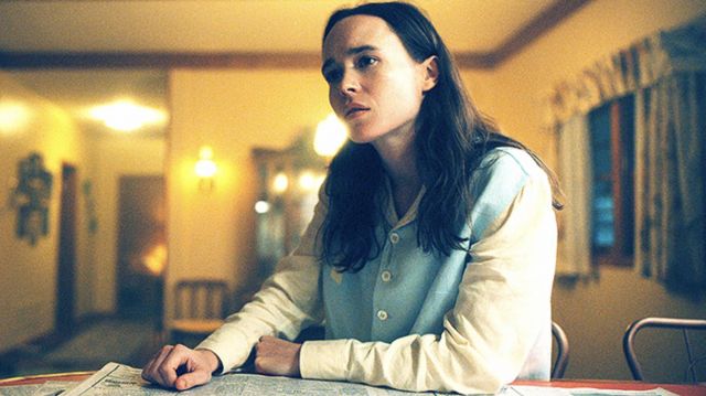 Chemise bleu et blanc de Vanya Hargreeves (Ellen Page) en L'Égide de l'Académie (S02E01)