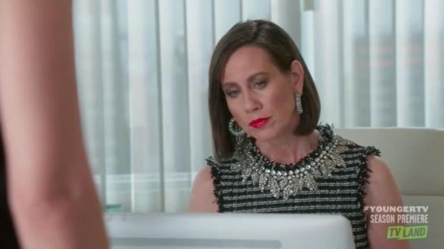Big silver necklace worn by Diana Trout (Miriam Shor) in Younger (S06E01)