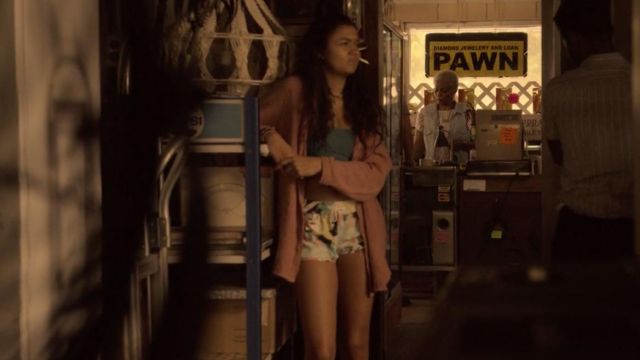 Peach buttoned up shirt worn by Kiara (Madison Bailey) in Outer Banks (S01E07)