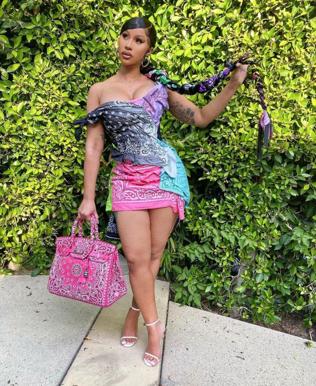 Robe bandana natasha zinko portée par Cardi B sur son compte Instagram @iamcardib