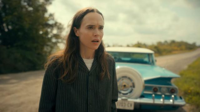 The black overshirt striped Vanya Hargreeves (Ellen Page) in Umbrella  Academy (S02E07) | Spotern