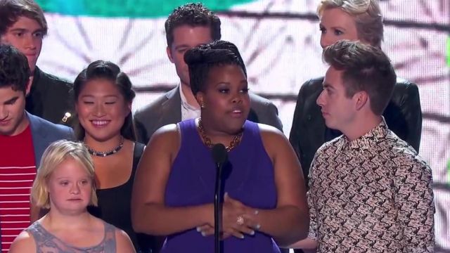 The dress worn by Amber Riley in the video Glee Cast winning with Lea Michele&#39;s Acceptance Speech (2013 TCA&#39;s)