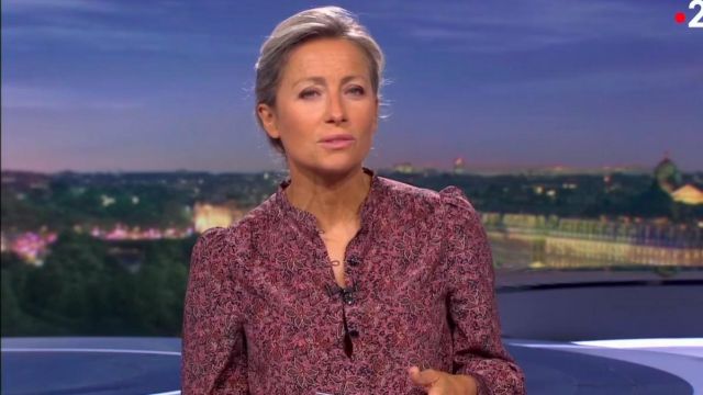 La blouse en soie de Anne-Sophie Lapix dans Journal de 20h de France 2 le 08.09.2020