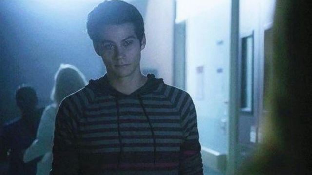 Sweatshirt of Void Stiles (Dylan O&#39;Brien) in Teen Wolf (S03E21)