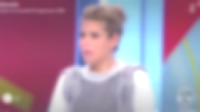 The round neck sweater in ecru wool of Laura Tenoudji in Télématin the 25.09.2020