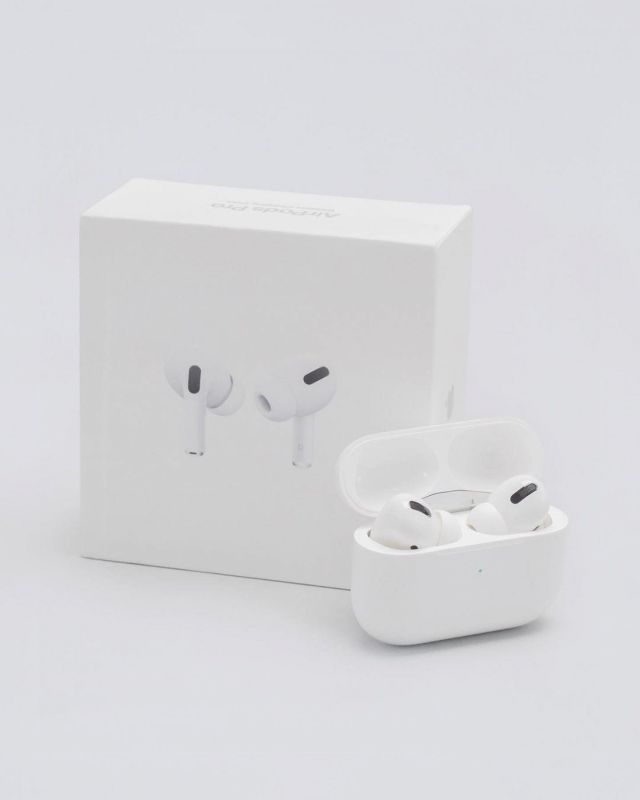 Apple Airpods Pro (MWP22AM / A, MWP22ZM / A) on the account Instagram of @stockx