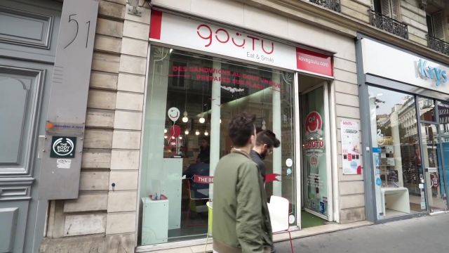 Restaurant Goutu FastGoodCuisine dans la vidéo DÉFI : 1 EURO POUR MANGER (feat. HUGOPOSAY)