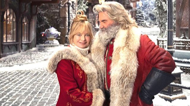 Abrigo de piel roja usado por la Sra. Claus (Goldie Hawn) en The Christmas  Chronicles: Part Two | Spotern