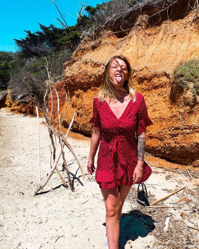 La robe à pois de Fanny Salvat sur son compte Instagram @fannysalvaoff
