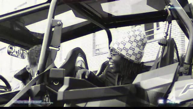 Le bonnet Louis Vuitton porté par Koba LaD dans son clip Doudou
