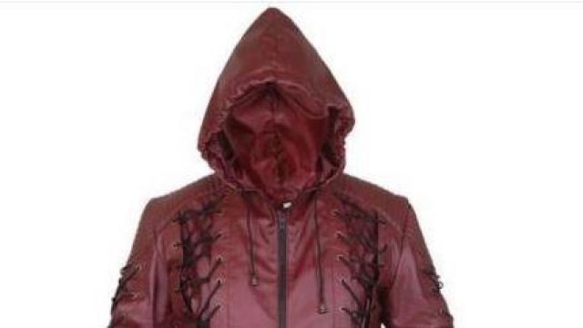 Chaqueta color burdeos usada por Roy Harper (Colton Haynes) en Arrow Wardrobe (Temporada 3 Episodio 17)